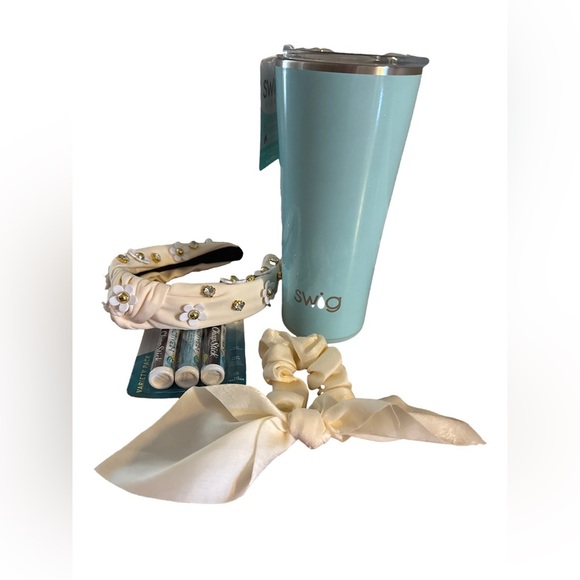 Accessories - Light Blue Tumbler with Cream Accessories Set